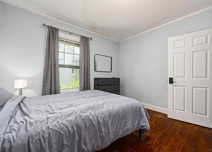 Private With Full Bed Cozy And Quiet Holiday home Peoria