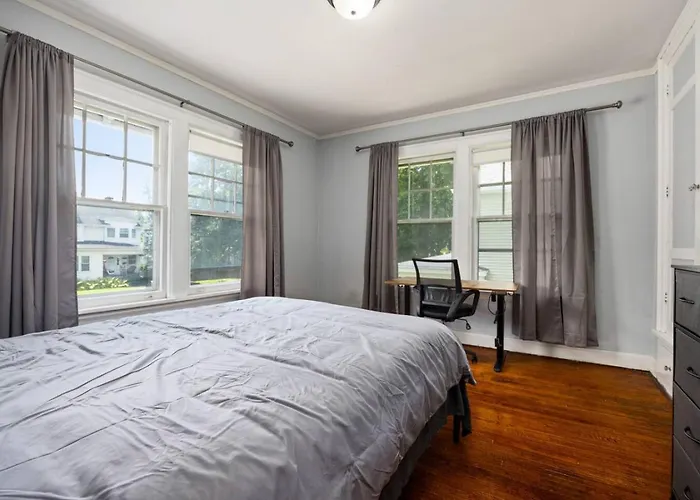 Private With Full Bed Cozy And Quiet Peoria